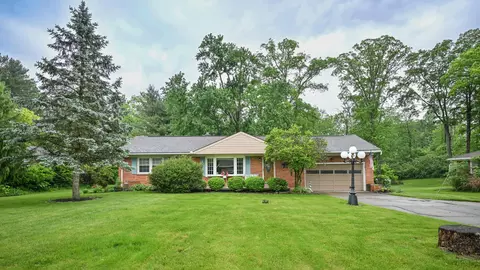 635 Dorchester Dr, Springfield, OH 45506