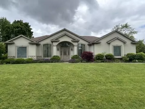 207 Meadowbrook Ln, Saint Marys, OH 45885