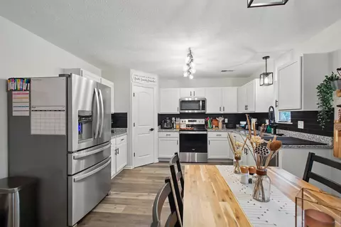 Kitchen - 1350 Taywell Ct, Springfield, OH 45503 photo 1 of 4