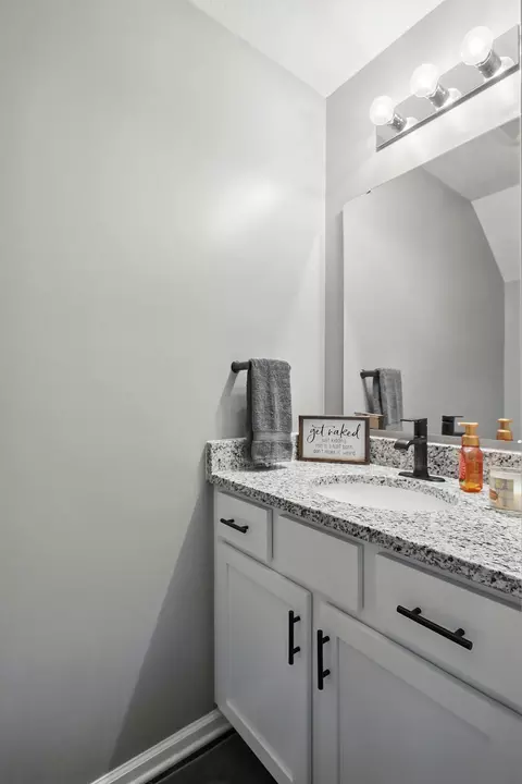 Bath - 1350 Taywell Ct, Springfield, OH 45503 photo 1 of 4
