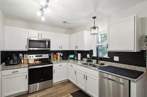 Kitchen - 1350 Taywell Ct, Springfield, OH 45503 photo 3 of 4