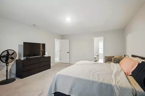Bedroom - 1350 Taywell Ct, Springfield, OH 45503 photo 2 of 6