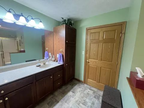 Bath - 11375 Schenk Rd, Sidney, OH 45365 photo 4 of 8