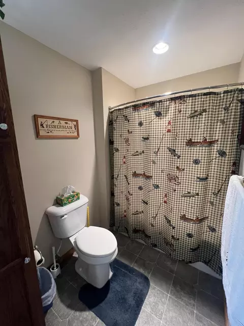 Bath - 11375 Schenk Rd, Sidney, OH 45365 photo 8 of 8