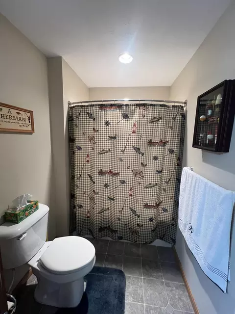 Bath - 11375 Schenk Rd, Sidney, OH 45365 photo 6 of 8