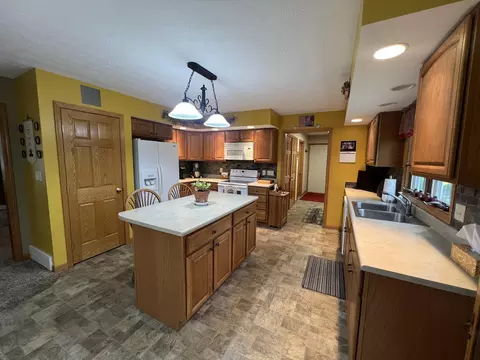 Kitchen - 11375 Schenk Rd, Sidney, OH 45365 photo 2 of 5