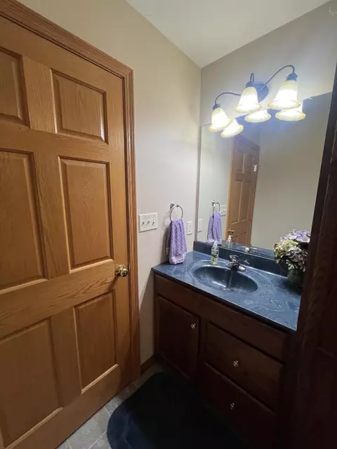 Bath - 11375 Schenk Rd, Sidney, OH 45365 photo 5 of 8