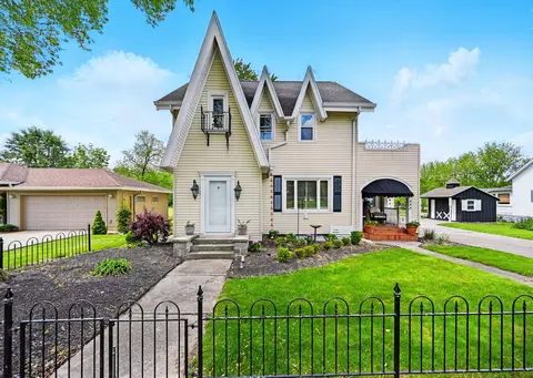 808 W Auglaize St, Wapakoneta, OH 45895