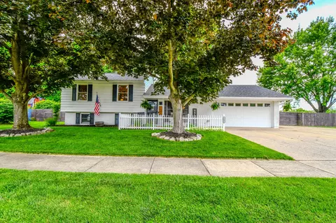 1137 Edgebrook Ave, New Carlisle, OH 45344