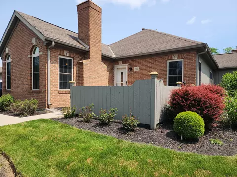 200 Pine Ridge Ct, Bellefontaine, OH 43311