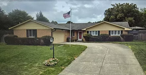 2324 Fairhill Ln, Dayton, OH 45440