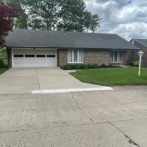 2236 Manhattan Blvd, Springfield, OH 45504