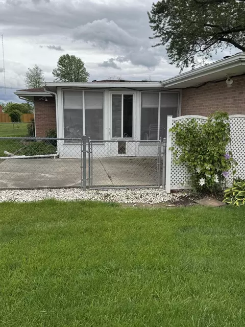 2742 Covina Dr, Springfield, OH 45504 photo 2