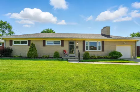 2570 Cavins Dr, Springfield, OH 45503