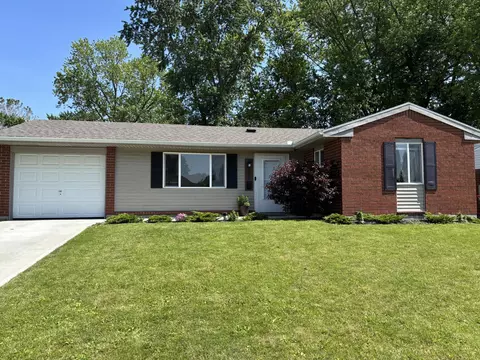 1353 Lee Rd, Troy, OH 45373