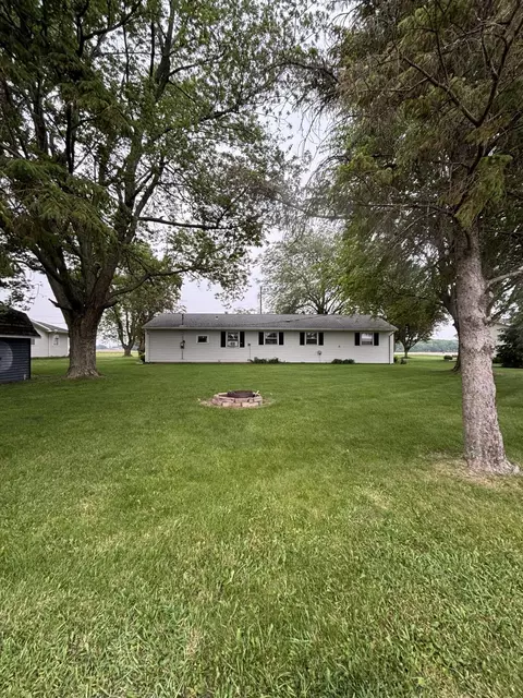 Exterior - 407 S Main St, Botkins, OH 45306 photo 4 of 8