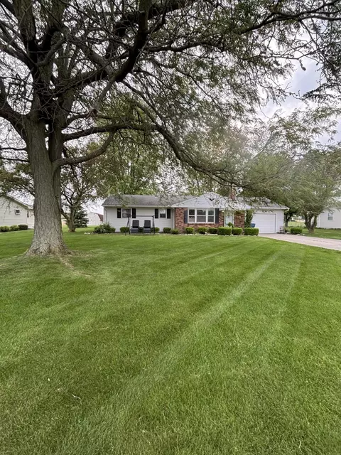 407 S Main St, Botkins, OH 45306