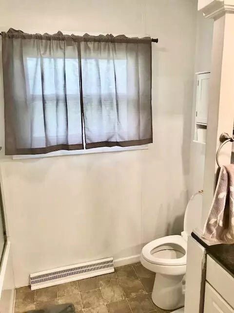 Bath - 813 Fairground Rd, Celina, OH 45822 photo 4 of 4
