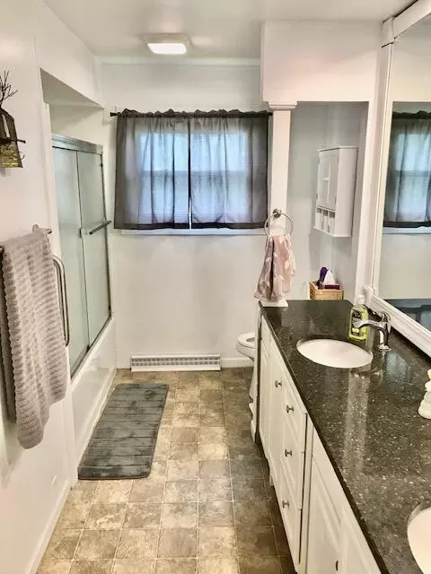 Bath - 813 Fairground Rd, Celina, OH 45822 photo 3 of 4