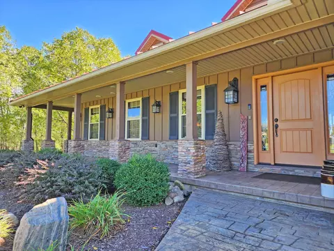 Exterior - 5630 Meissen Dr, Springfield, OH 45502 photo 5 of 30