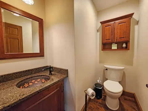 Bath - 5630 Meissen Dr, Springfield, OH 45502 photo 5 of 10