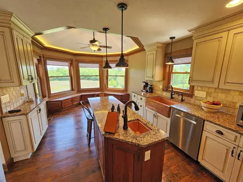 Kitchen - 5630 Meissen Dr, Springfield, OH 45502 photo 9 of 10