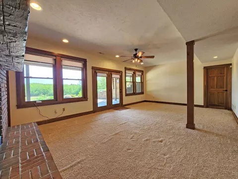 Living - 5630 Meissen Dr, Springfield, OH 45502 photo 15 of 15