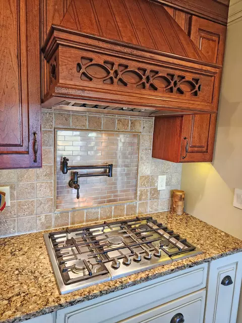 Kitchen - 5630 Meissen Dr, Springfield, OH 45502 photo 6 of 10