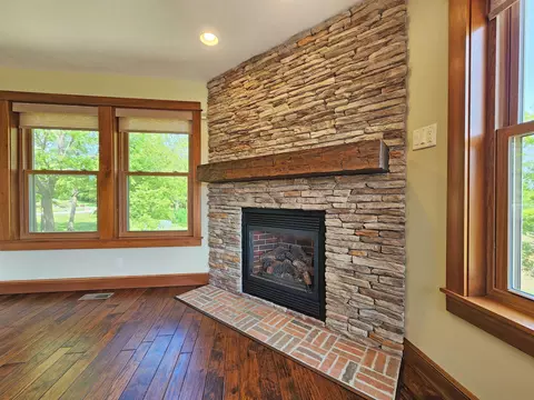 Living - 5630 Meissen Dr, Springfield, OH 45502 photo 11 of 15