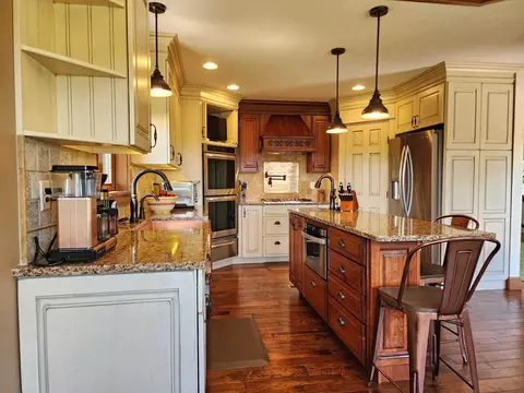 Kitchen - 5630 Meissen Dr, Springfield, OH 45502 photo 3 of 10