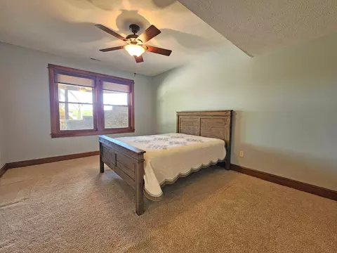 Bedroom - 5630 Meissen Dr, Springfield, OH 45502 photo 2 of 5