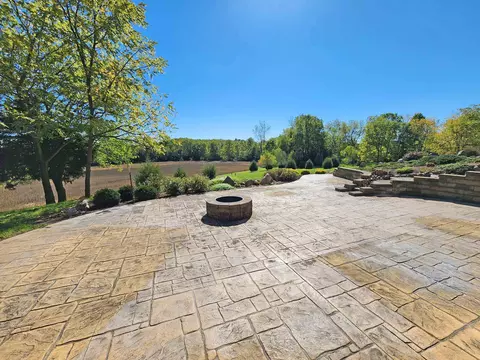 Exterior - 5630 Meissen Dr, Springfield, OH 45502 photo 13 of 30