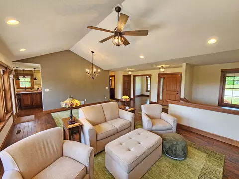 Living - 5630 Meissen Dr, Springfield, OH 45502 photo 5 of 15