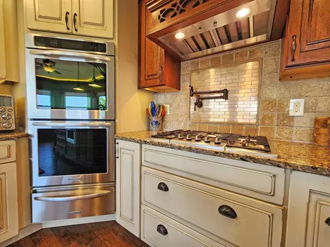 Kitchen - 5630 Meissen Dr, Springfield, OH 45502 photo 7 of 10