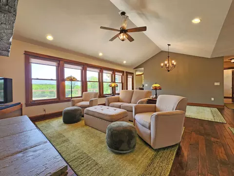 Living - 5630 Meissen Dr, Springfield, OH 45502 photo 3 of 15
