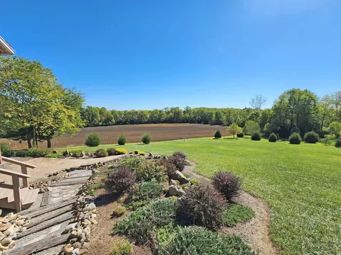 Exterior - 5630 Meissen Dr, Springfield, OH 45502 photo 16 of 30