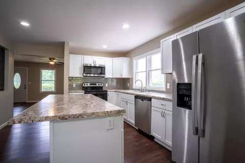 Kitchen - 17373 E State Route 47, Sidney, OH 45365 photo 1 of 2
