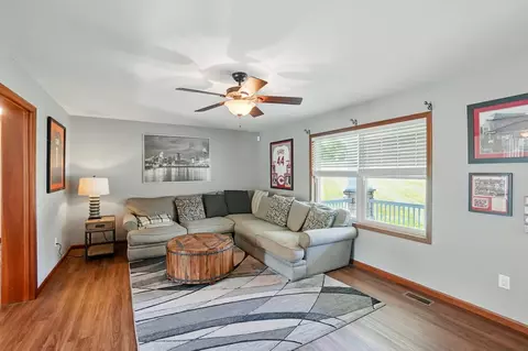 Living - 712 Vale Rd, Springfield, OH 45504 photo 1 of 1