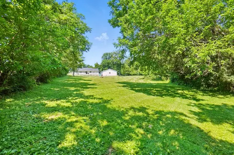Exterior - 712 Vale Rd, Springfield, OH 45504 photo 9 of 13