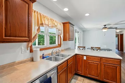 Kitchen - 712 Vale Rd, Springfield, OH 45504 photo 3 of 4