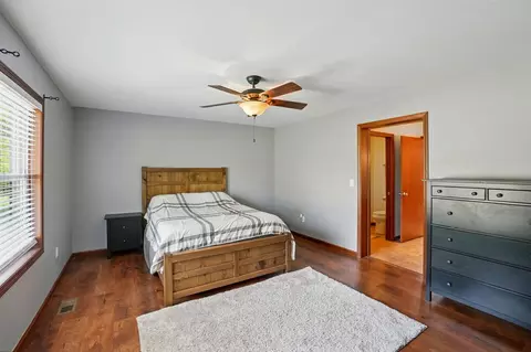 Bedroom - 712 Vale Rd, Springfield, OH 45504 photo 4 of 4