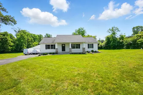 Exterior - 712 Vale Rd, Springfield, OH 45504 photo 2 of 13