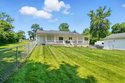 Exterior - 712 Vale Rd, Springfield, OH 45504 photo 11 of 13