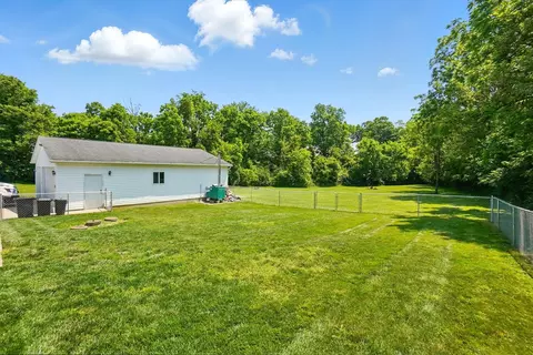 Exterior - 712 Vale Rd, Springfield, OH 45504 photo 7 of 13