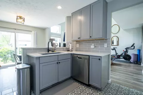 Kitchen - 7145 Brookmeadow Dr, Dayton, OH 45459 photo 8 of 8
