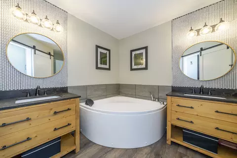 Bath - 7145 Brookmeadow Dr, Dayton, OH 45459 photo 5 of 10