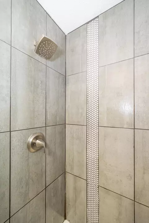 Bath - 7145 Brookmeadow Dr, Dayton, OH 45459 photo 7 of 10