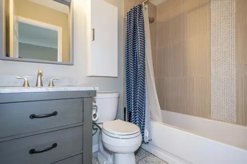Bath - 7145 Brookmeadow Dr, Dayton, OH 45459 photo 8 of 10