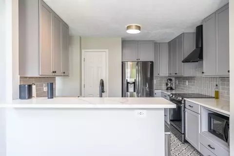 Kitchen - 7145 Brookmeadow Dr, Dayton, OH 45459 photo 1 of 8