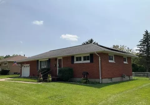 4174 Phoenix Dr, Springfield, OH 45503